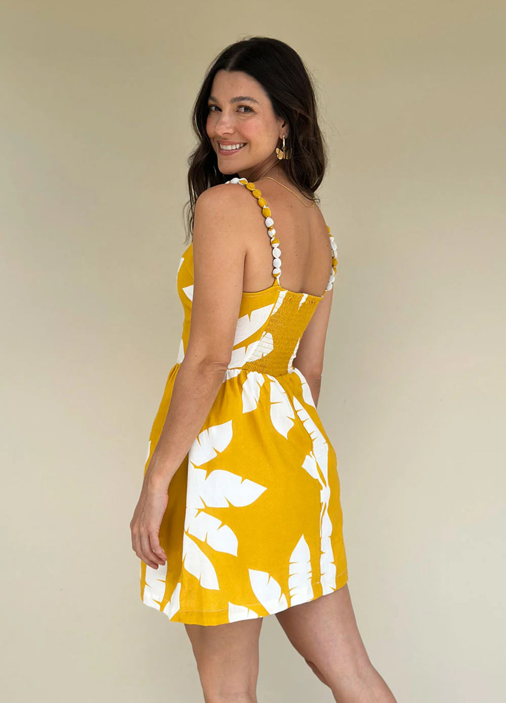 Vestido Corto De Tiras Mostaza