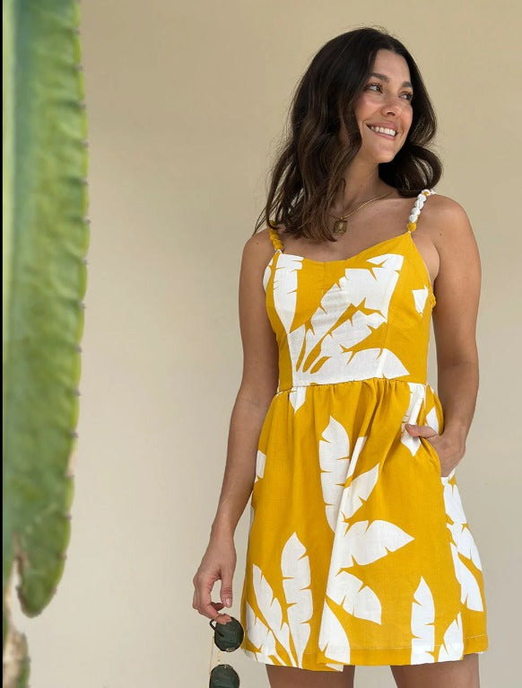 Vestido Corto De Tiras Mostaza