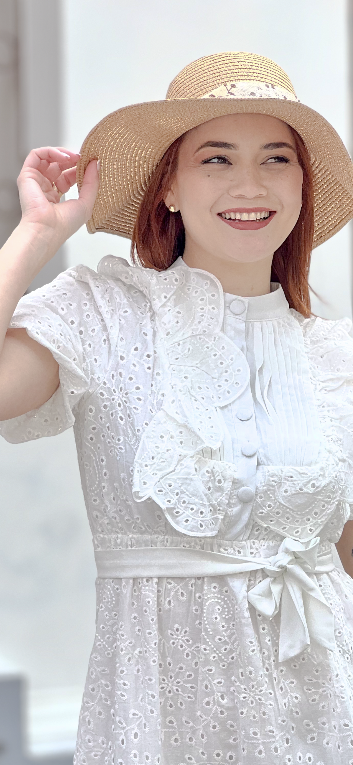 Vestido Blanco Estilo Romántico Con Encajes