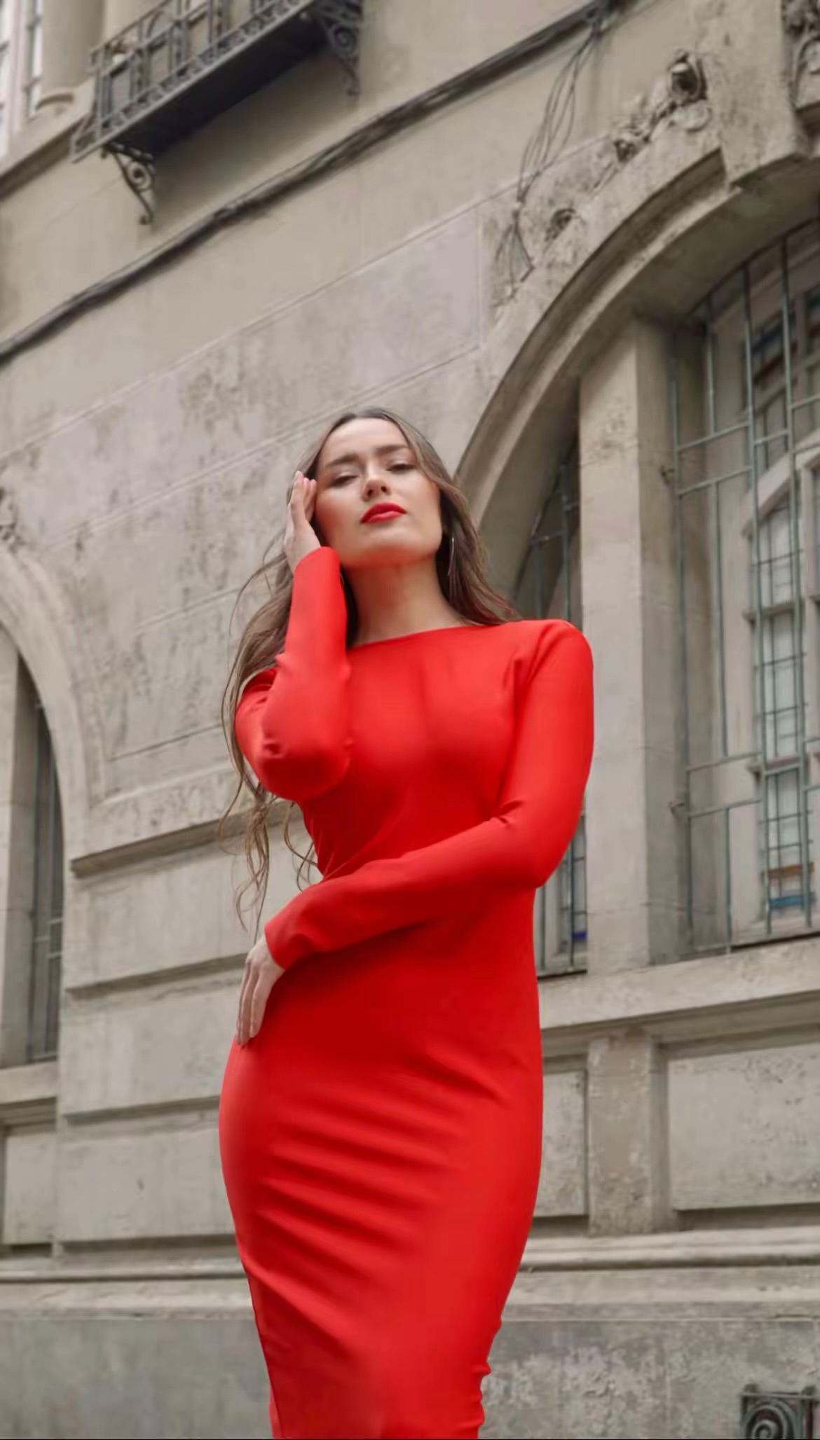 Vestido Rojo Entallado Con Cierre en la Espalda