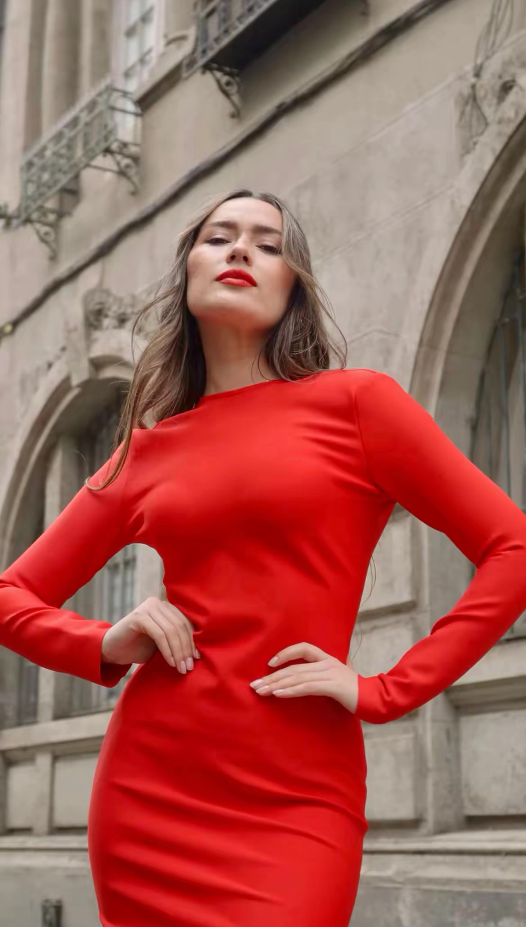 Vestido Rojo Entallado Con Cierre en la Espalda