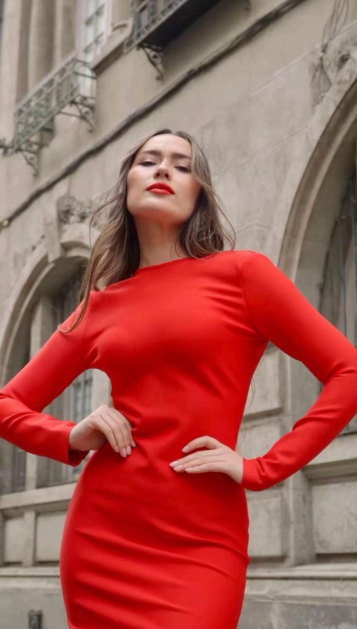 Vestido Rojo Entallado Con Cierre en la Espalda